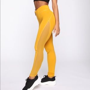 NEW Fashion Nova Mustard Legging (SMALL)